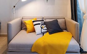 Cozy Market-Square Retreat Located In The Heart Of The 10Th District