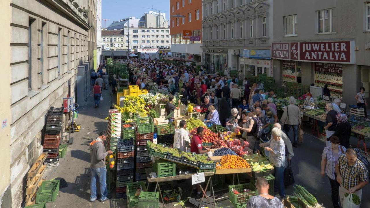 Cozy Market-Square Retreat Located In The Heart Of The 10Th District Vienna Exterior photo